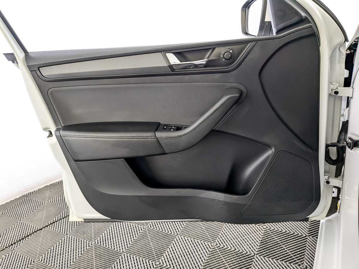 Купить Skoda Rapid с пробегом. Фото: #15
