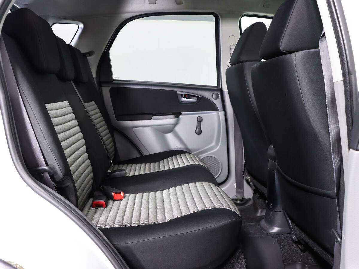 Купить Suzuki SX4 с пробегом. Фото: #11