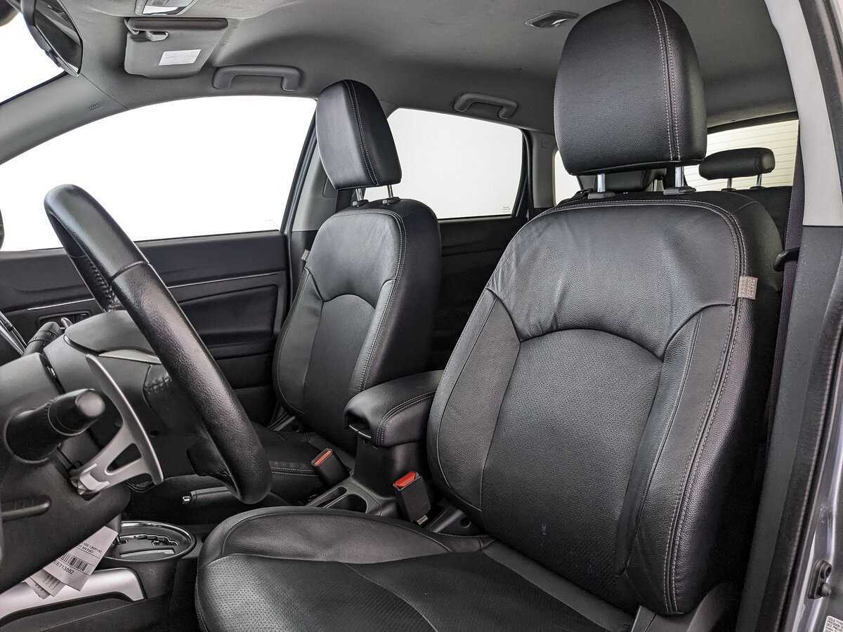 Купить Mitsubishi ASX с пробегом. Фото: #14