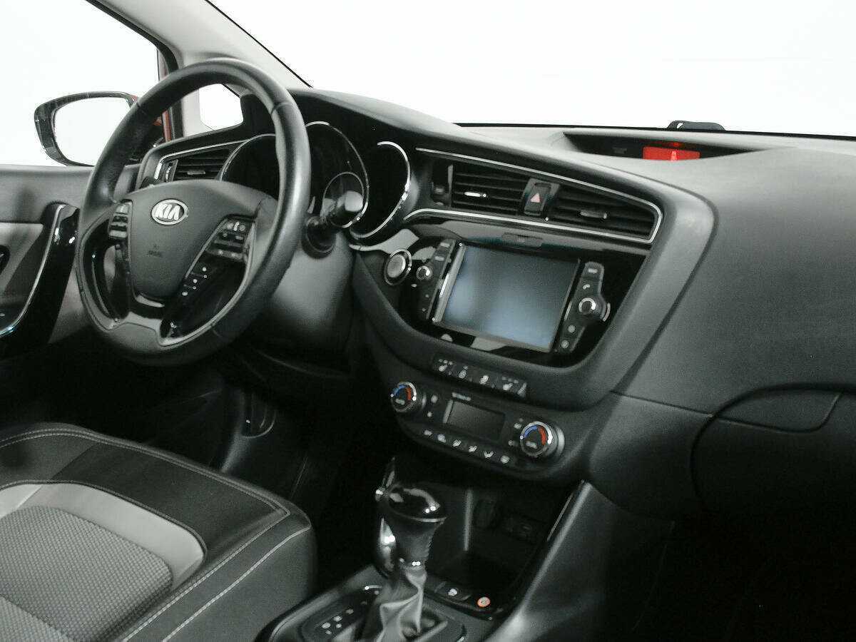 Купить Kia Ceed с пробегом. Фото: #8