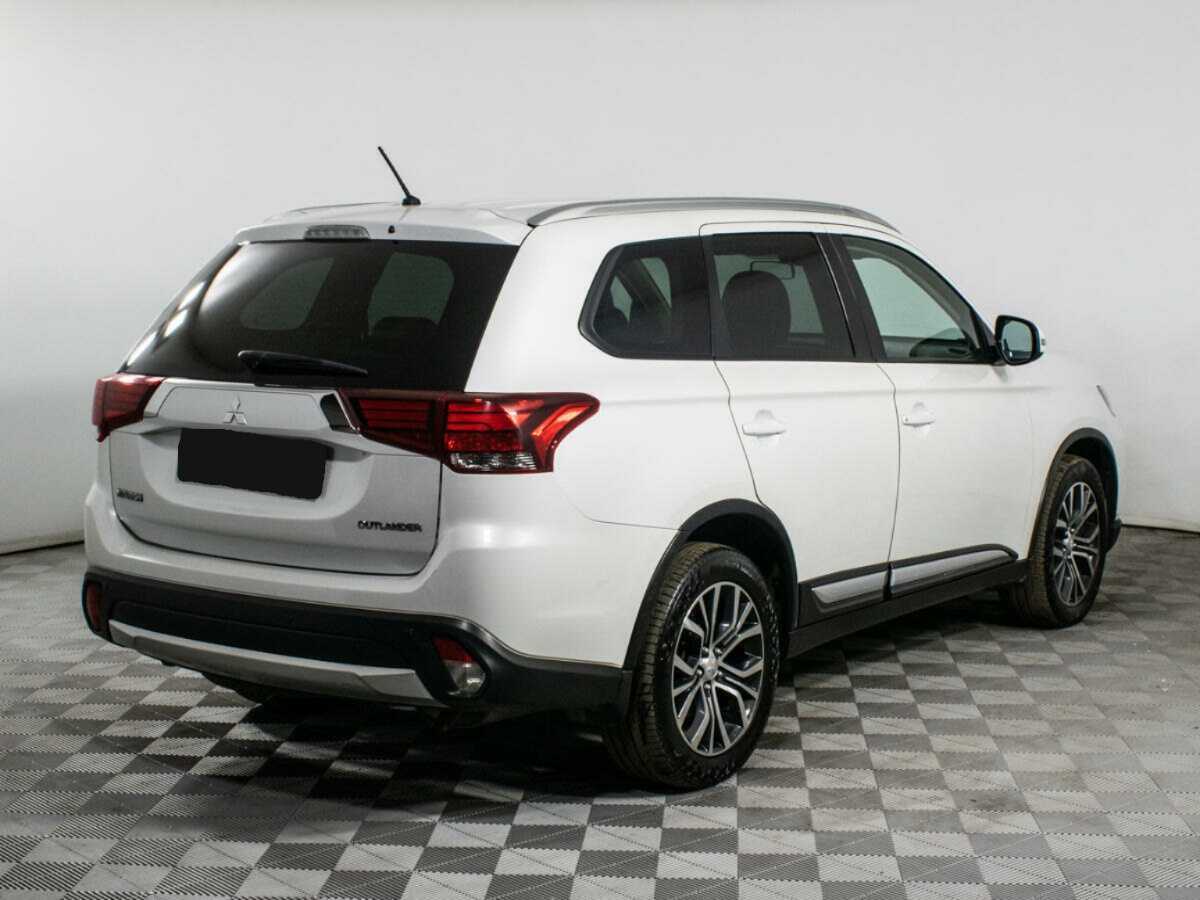 Купить Mitsubishi Outlander с пробегом. Фото: #3