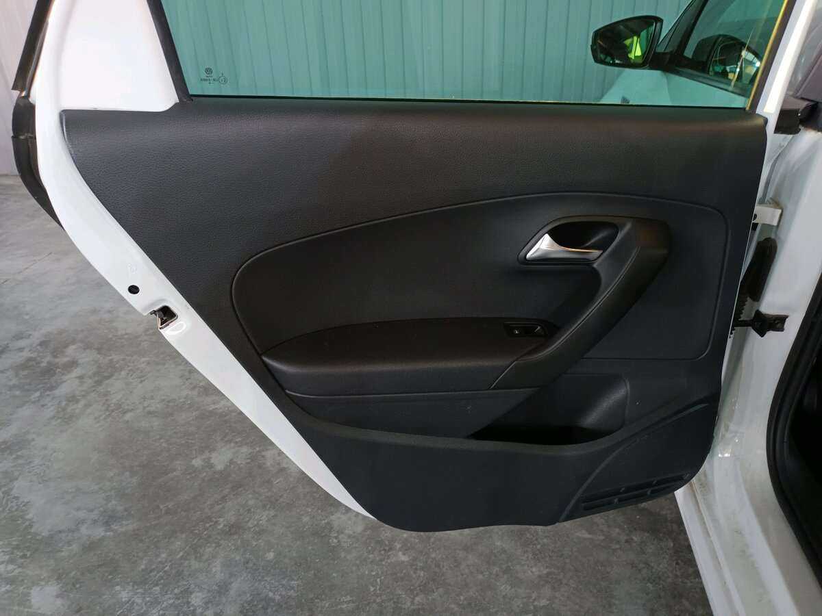 Купить Volkswagen Polo с пробегом. Фото: #19