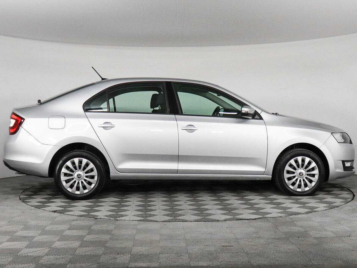 Купить Skoda Rapid с пробегом. Фото: #3