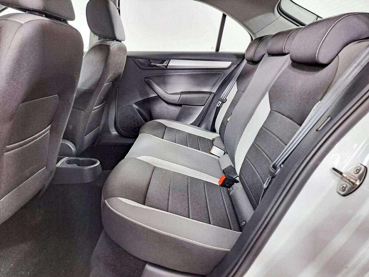 Купить Skoda Rapid с пробегом. Фото: #8