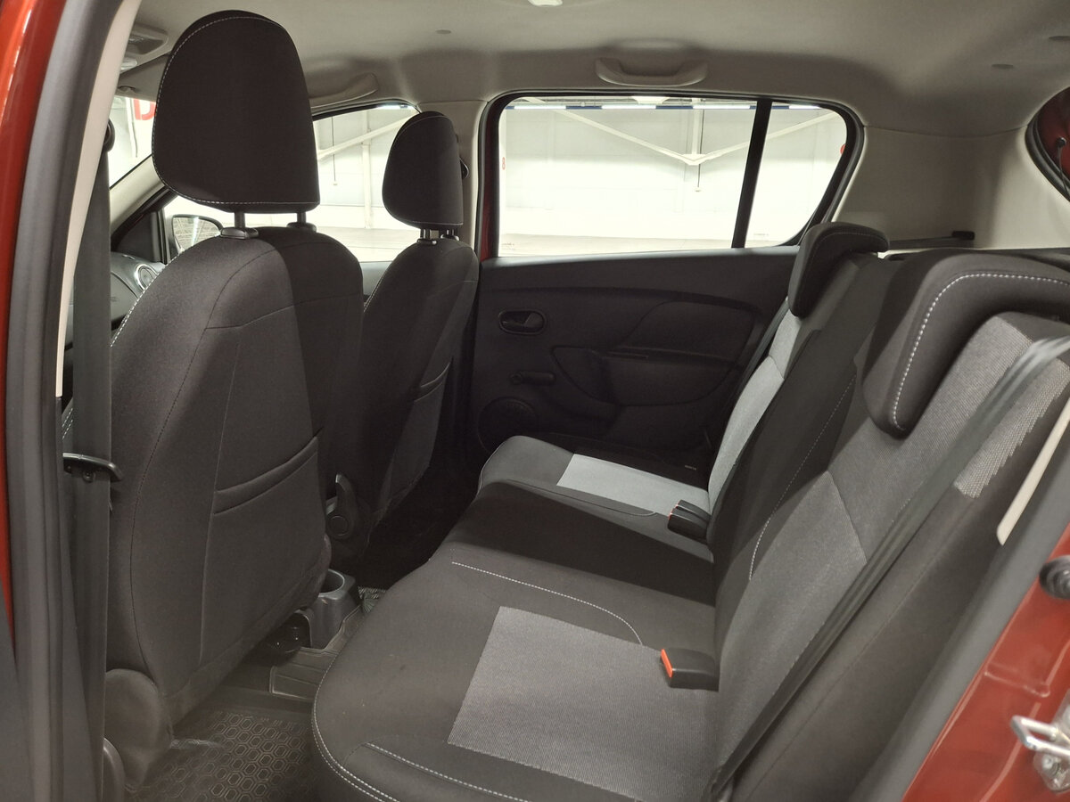 Купить Renault Sandero с пробегом. Фото: #11