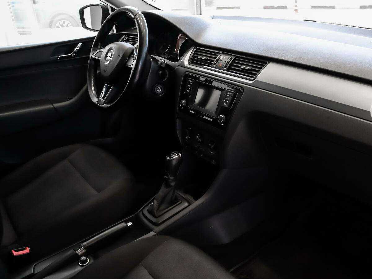 Купить Skoda Rapid с пробегом. Фото: #9