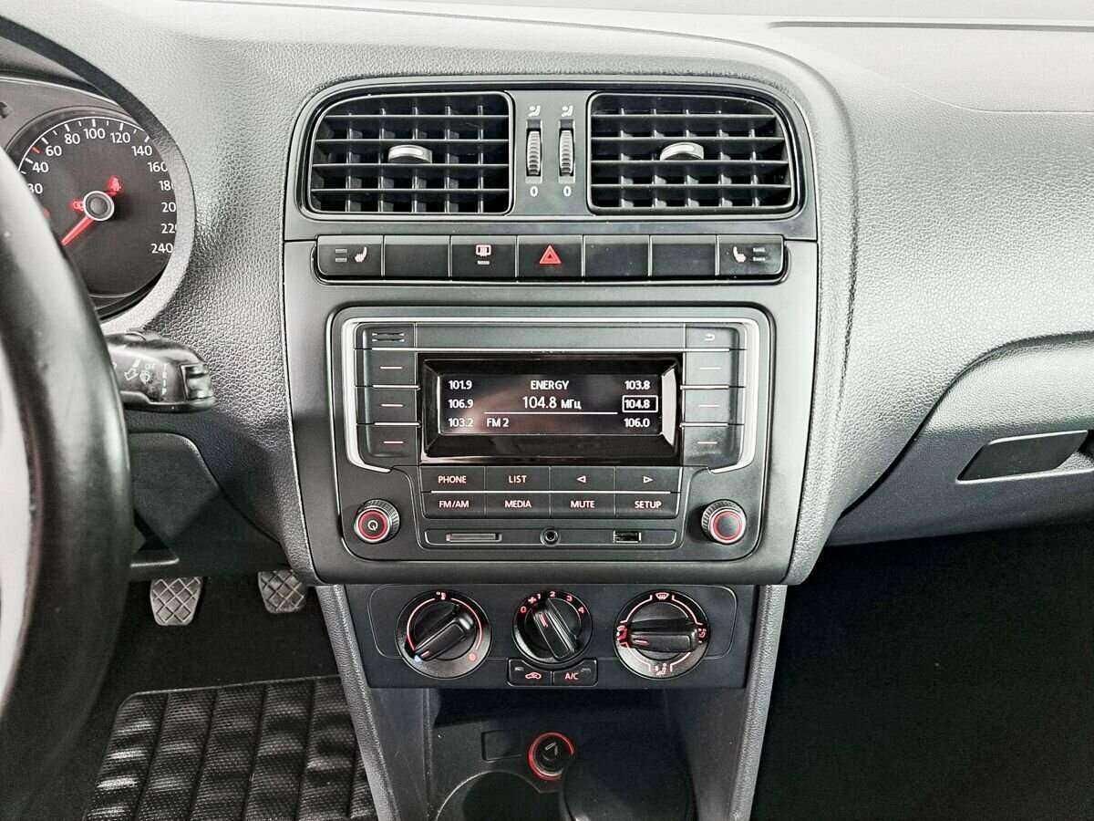 Купить Volkswagen Polo с пробегом. Фото: #13