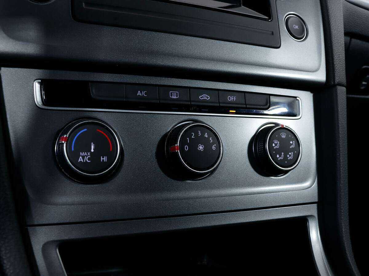 Купить Volkswagen Golf с пробегом. Фото: #12