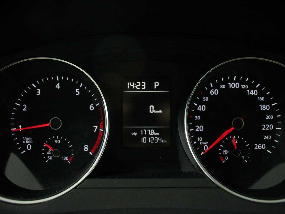 Купить Volkswagen Jetta с пробегом. Фото: #10