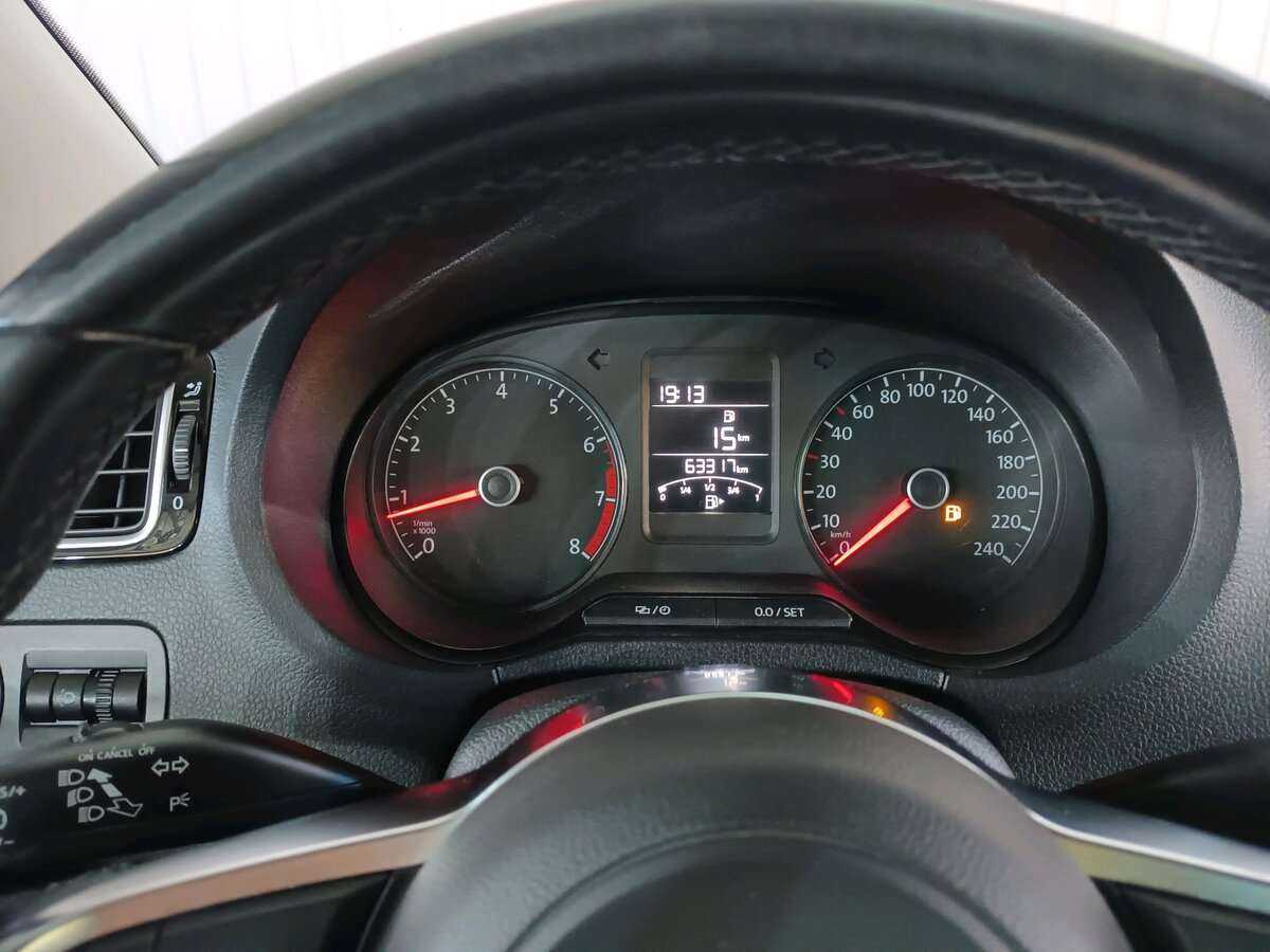 Купить Volkswagen Polo с пробегом. Фото: #15