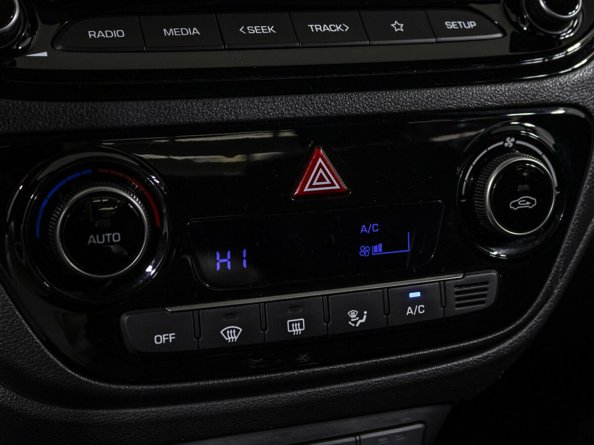 Купить Hyundai Solaris с пробегом. Фото: #15