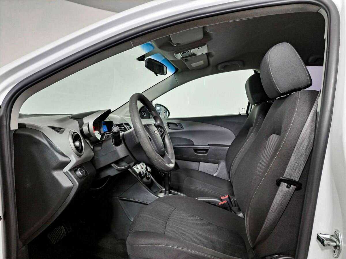 Купить Chevrolet Aveo с пробегом. Фото: #13