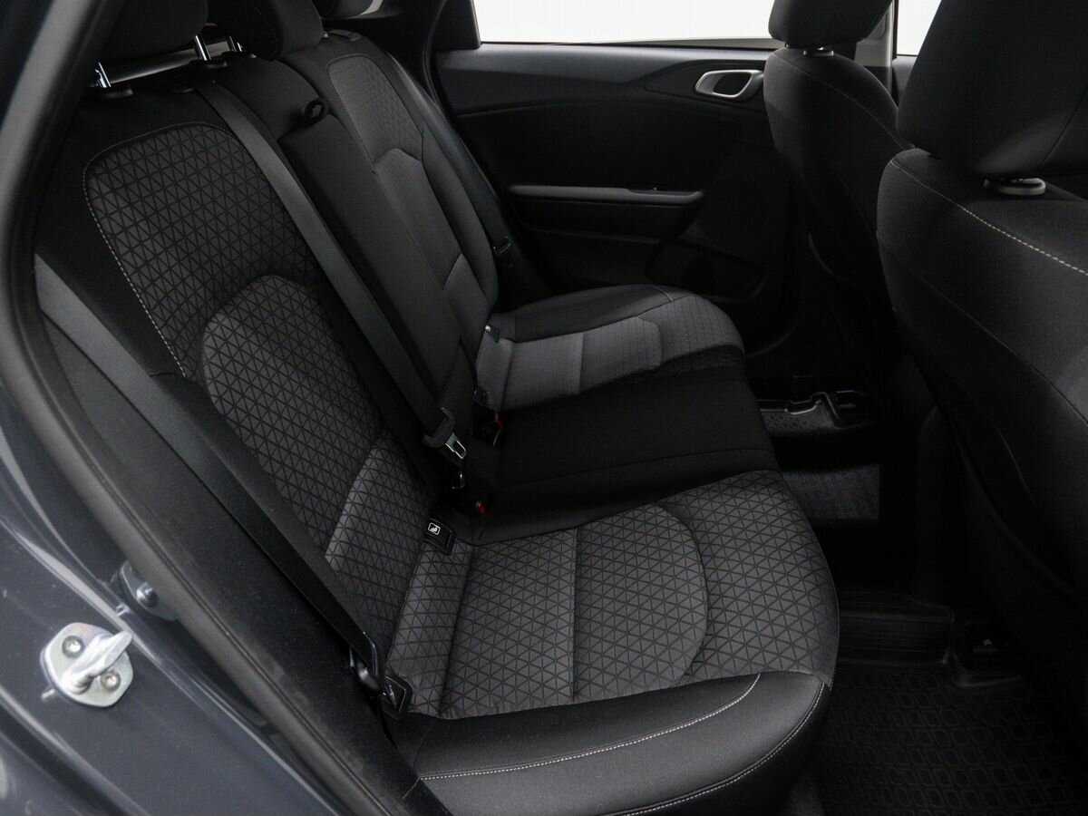 Купить Kia Ceed с пробегом. Фото: #9