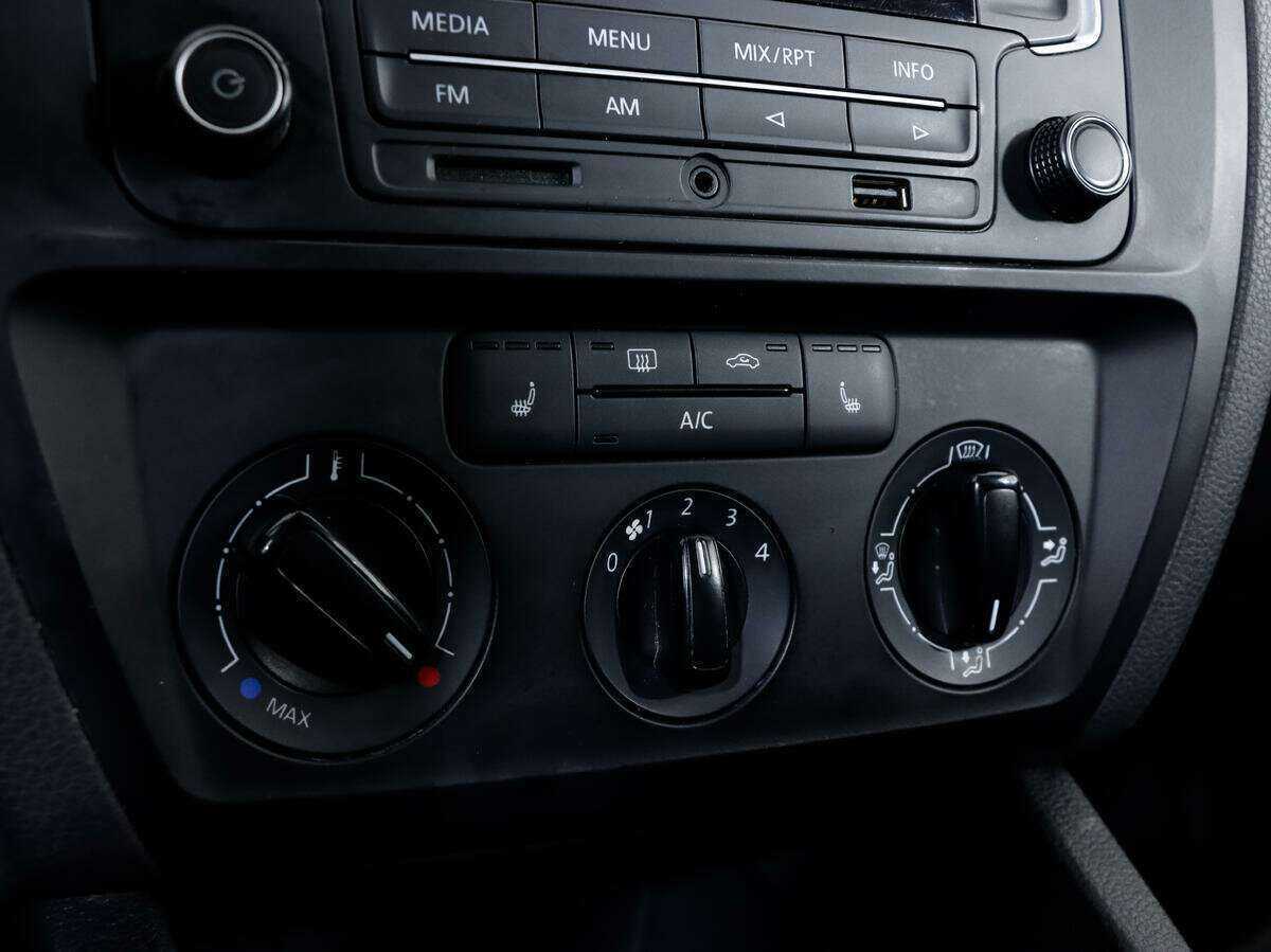 Купить Volkswagen Jetta с пробегом. Фото: #11