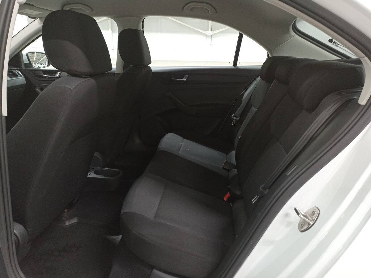 Купить Skoda Rapid с пробегом. Фото: #11