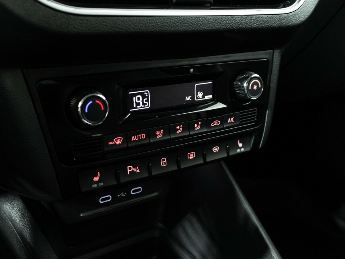 Купить Volkswagen Polo с пробегом. Фото: #16