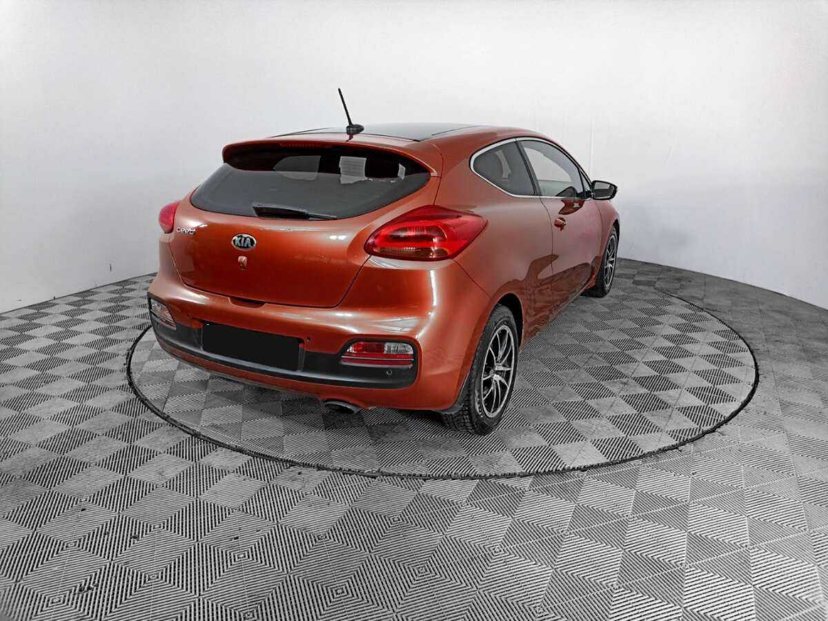 Купить Kia Ceed с пробегом. Фото: #4