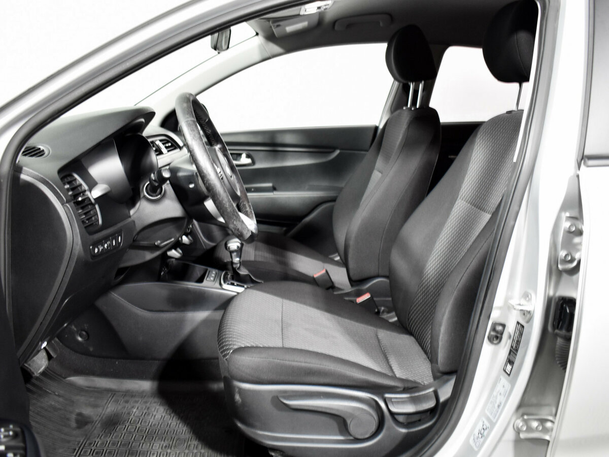 Купить Kia Rio с пробегом. Фото: #9