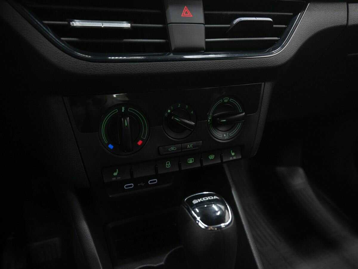 Купить Skoda Rapid с пробегом. Фото: #17