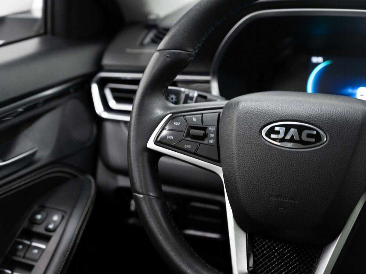 Купить JAC J7 с пробегом. Фото: #14