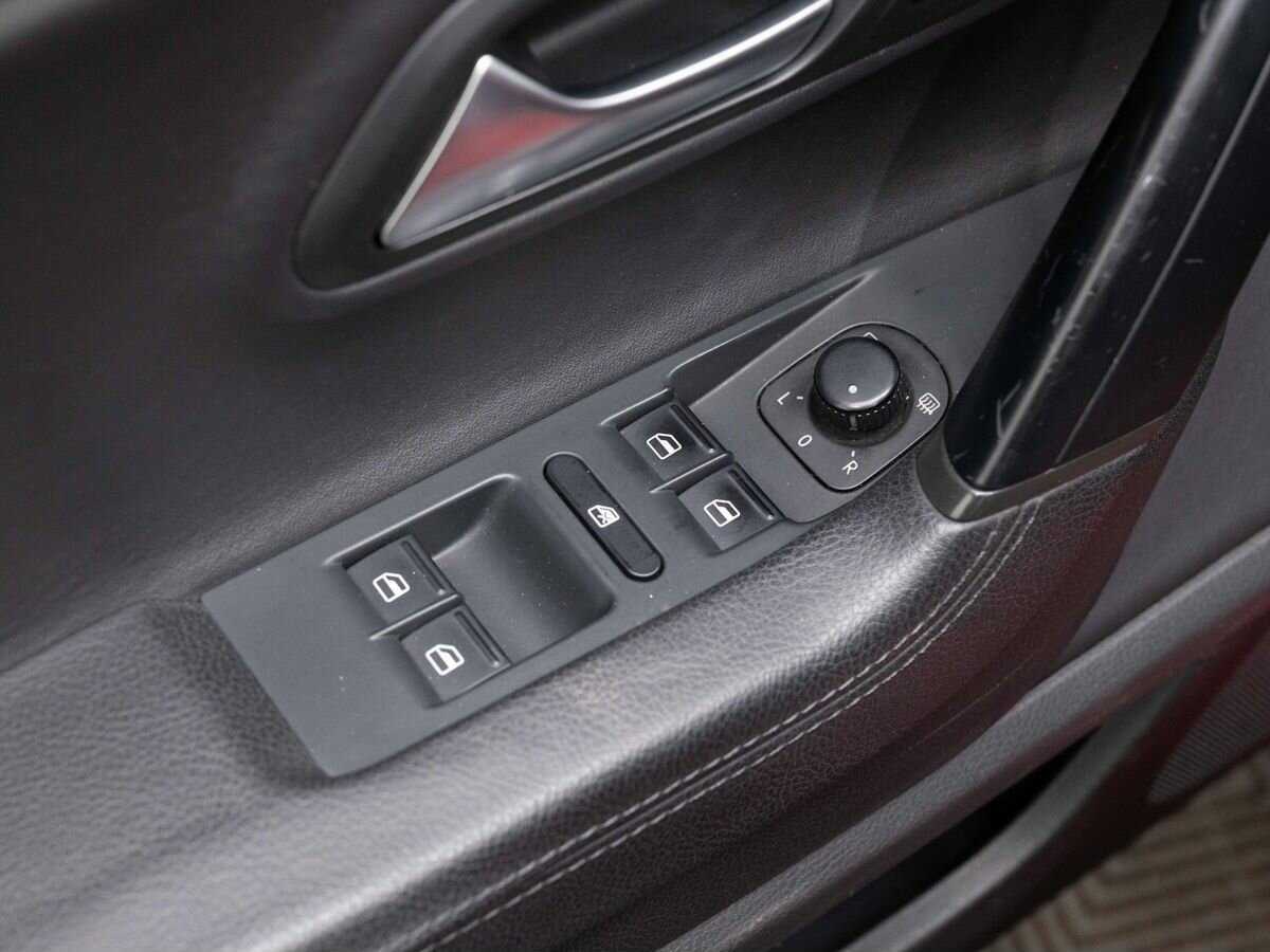 Купить Volkswagen Passat CC с пробегом. Фото: #23