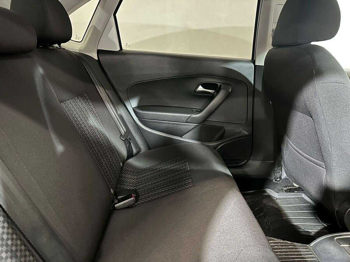 Купить Volkswagen Polo с пробегом. Фото: #9