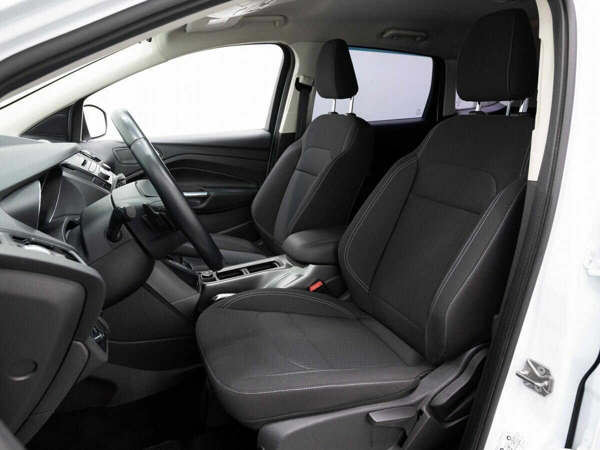 Купить Ford Kuga с пробегом. Фото: #9