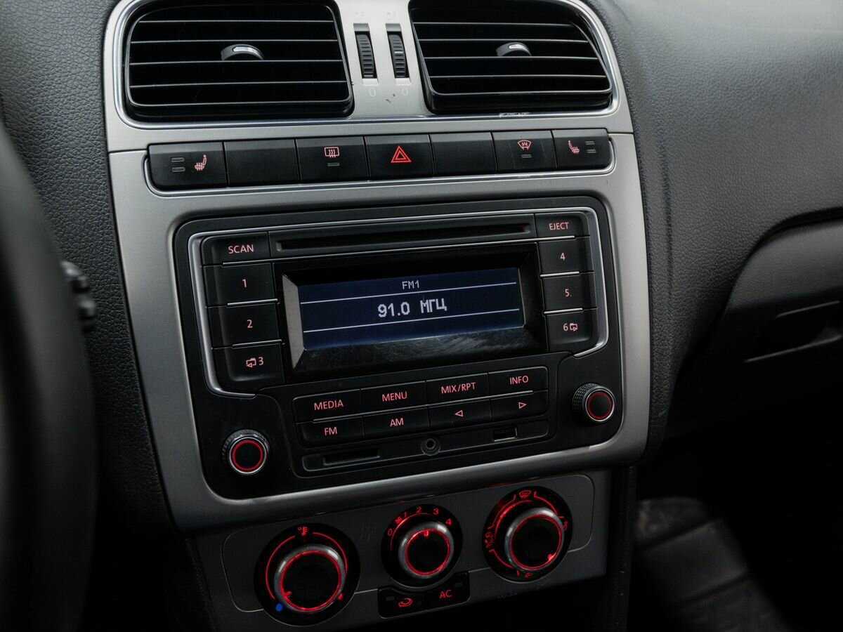 Купить Volkswagen Polo с пробегом. Фото: #16