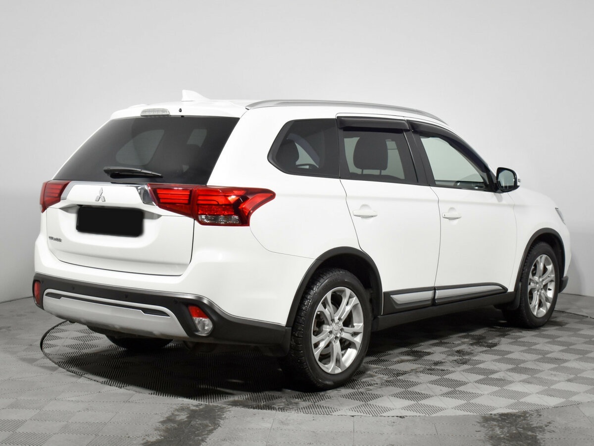 Купить Mitsubishi Outlander с пробегом. Фото: #4