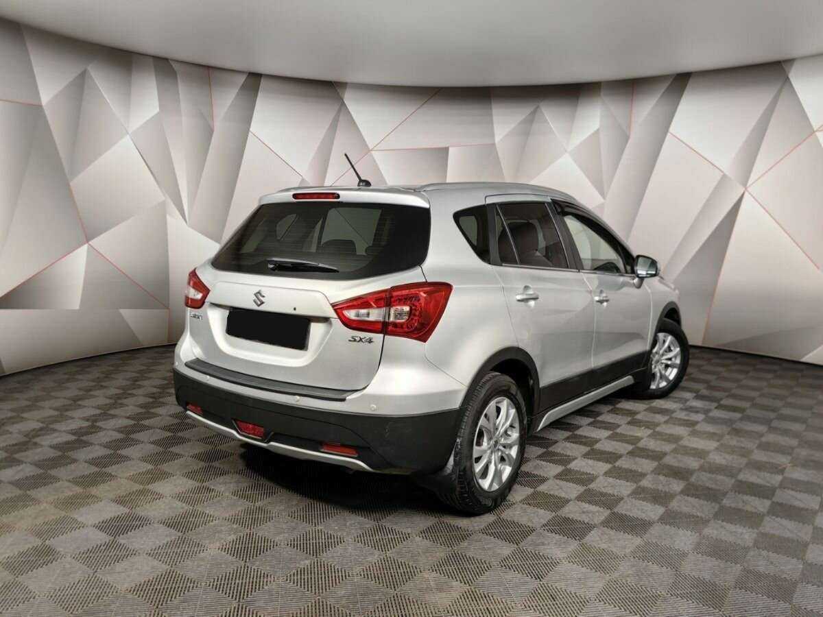 Купить Suzuki SX4 с пробегом. Фото: #1