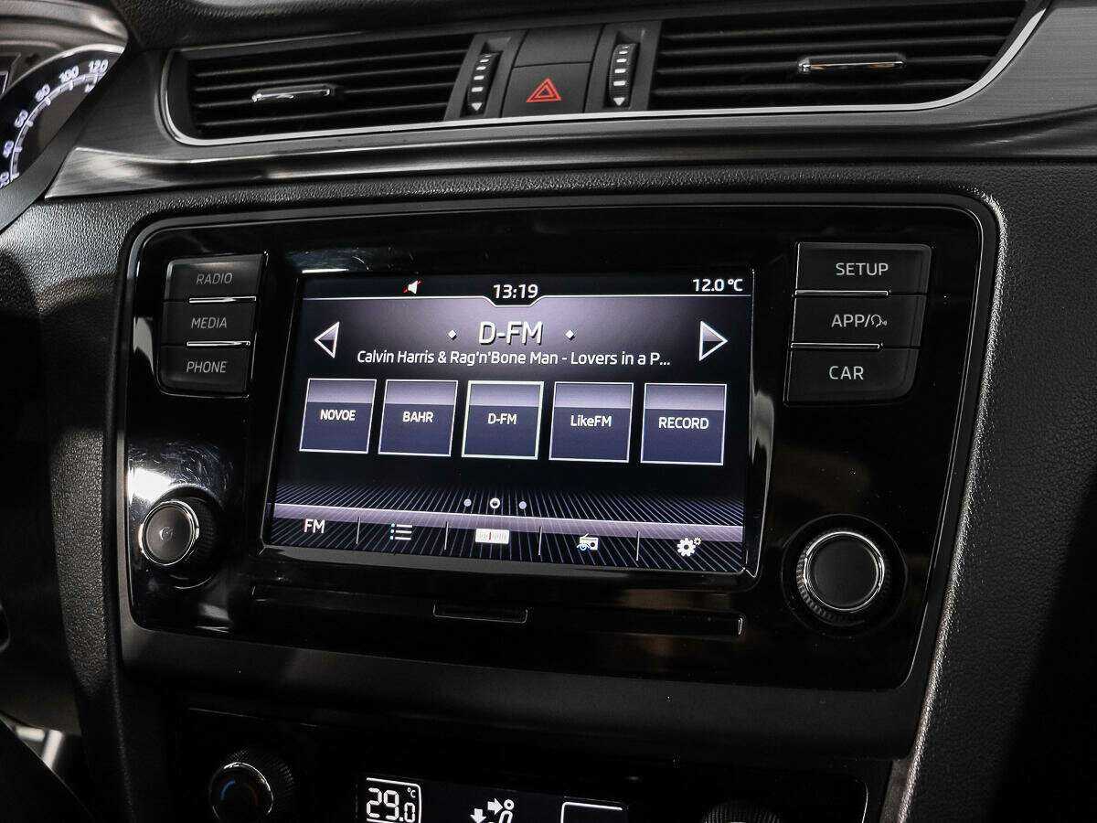 Купить Skoda Rapid с пробегом. Фото: #12