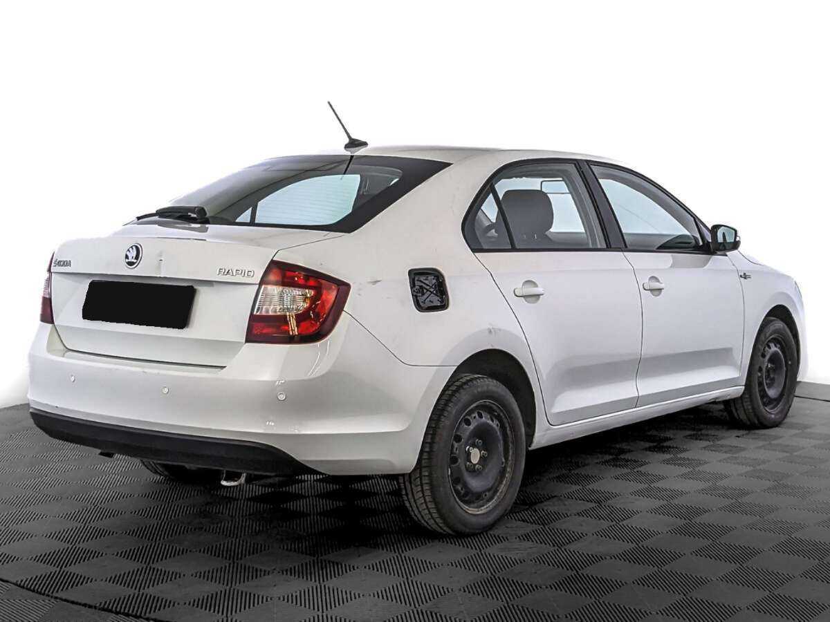 Купить Skoda Rapid с пробегом. Фото: #4