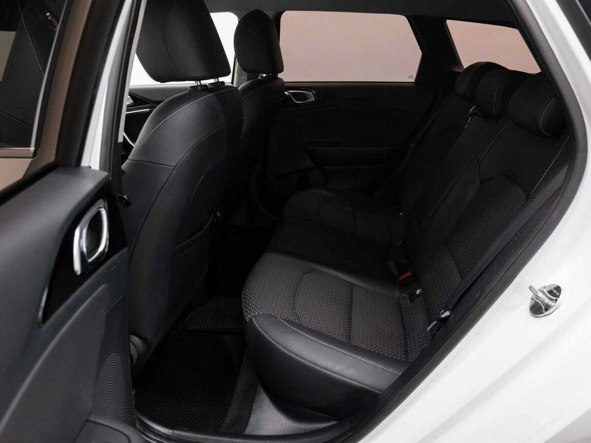 Купить Kia Ceed с пробегом. Фото: #8