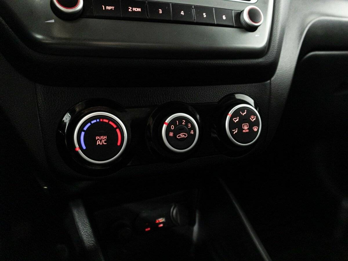 Купить Kia Rio с пробегом. Фото: #15