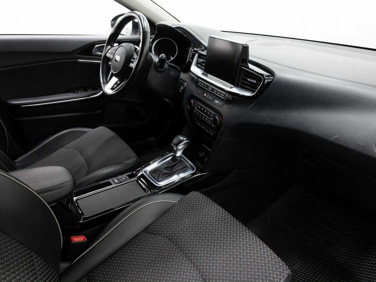 Купить Kia Ceed с пробегом. Фото: #10