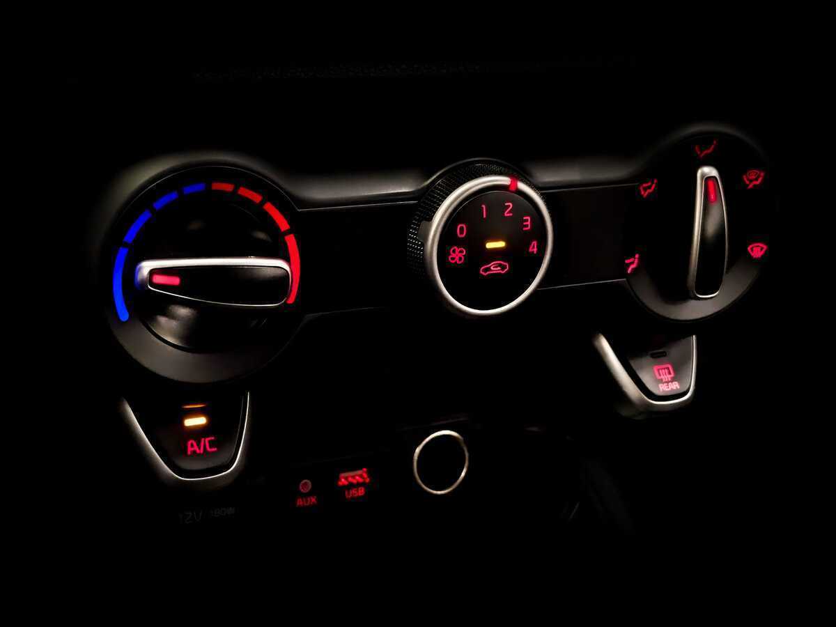 Купить Kia Rio с пробегом. Фото: #22