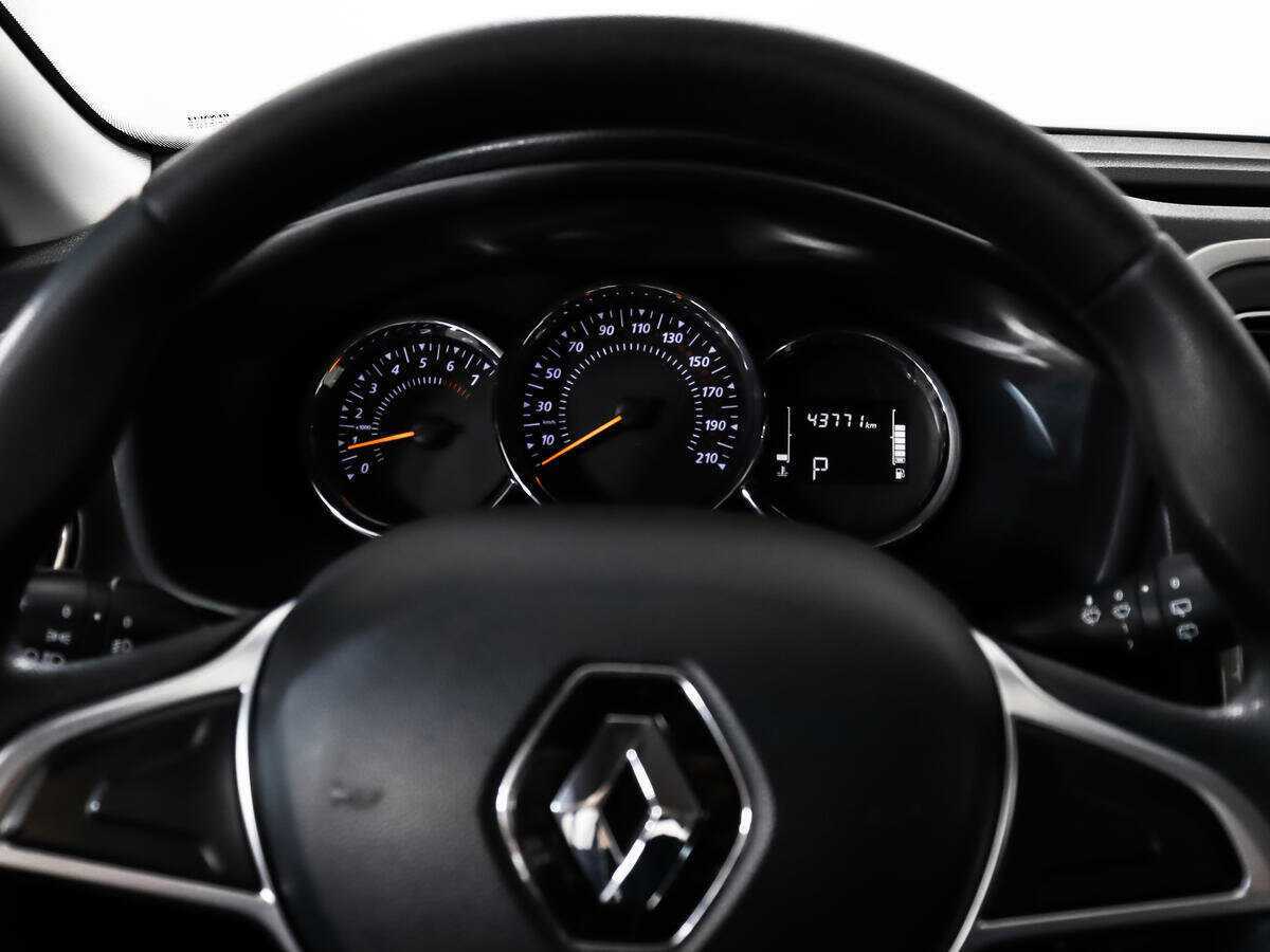 Купить Renault Sandero с пробегом. Фото: #11