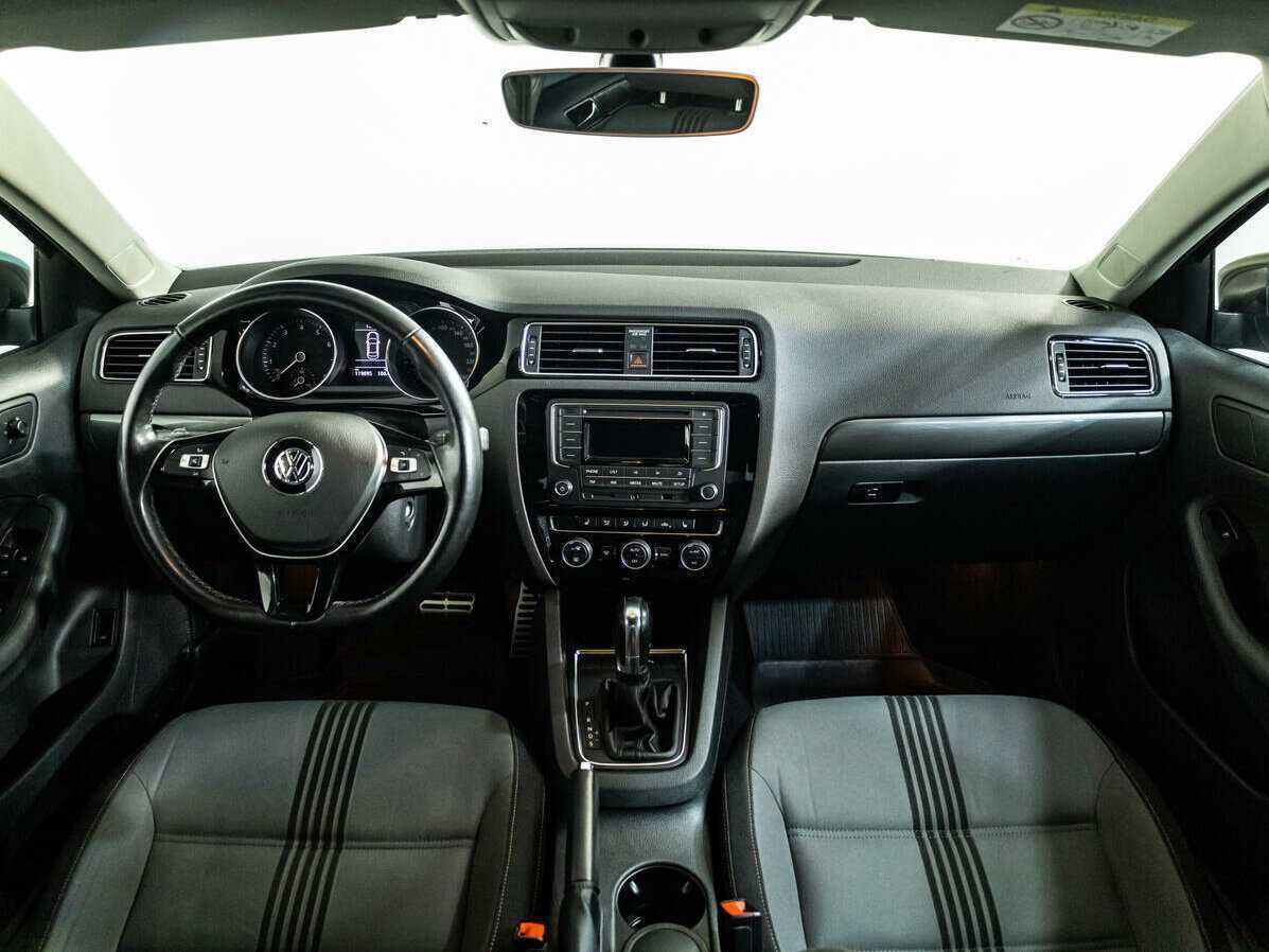 Купить Volkswagen Jetta с пробегом. Фото: #10