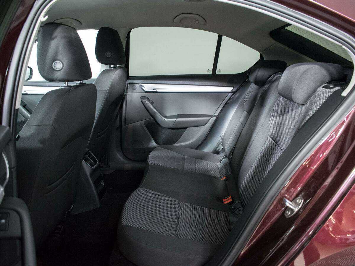 Купить Skoda Octavia с пробегом. Фото: #9