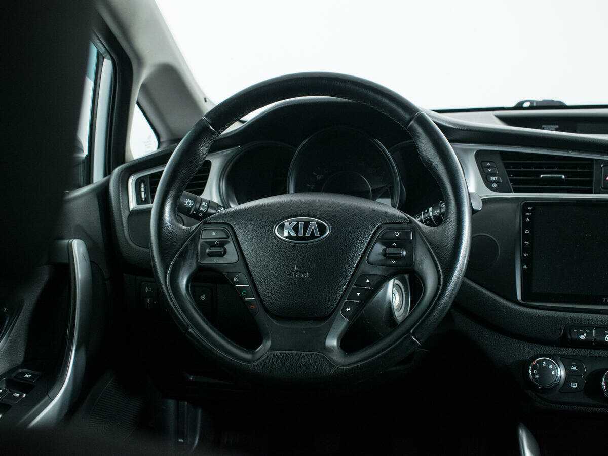 Купить Kia Ceed с пробегом. Фото: #11
