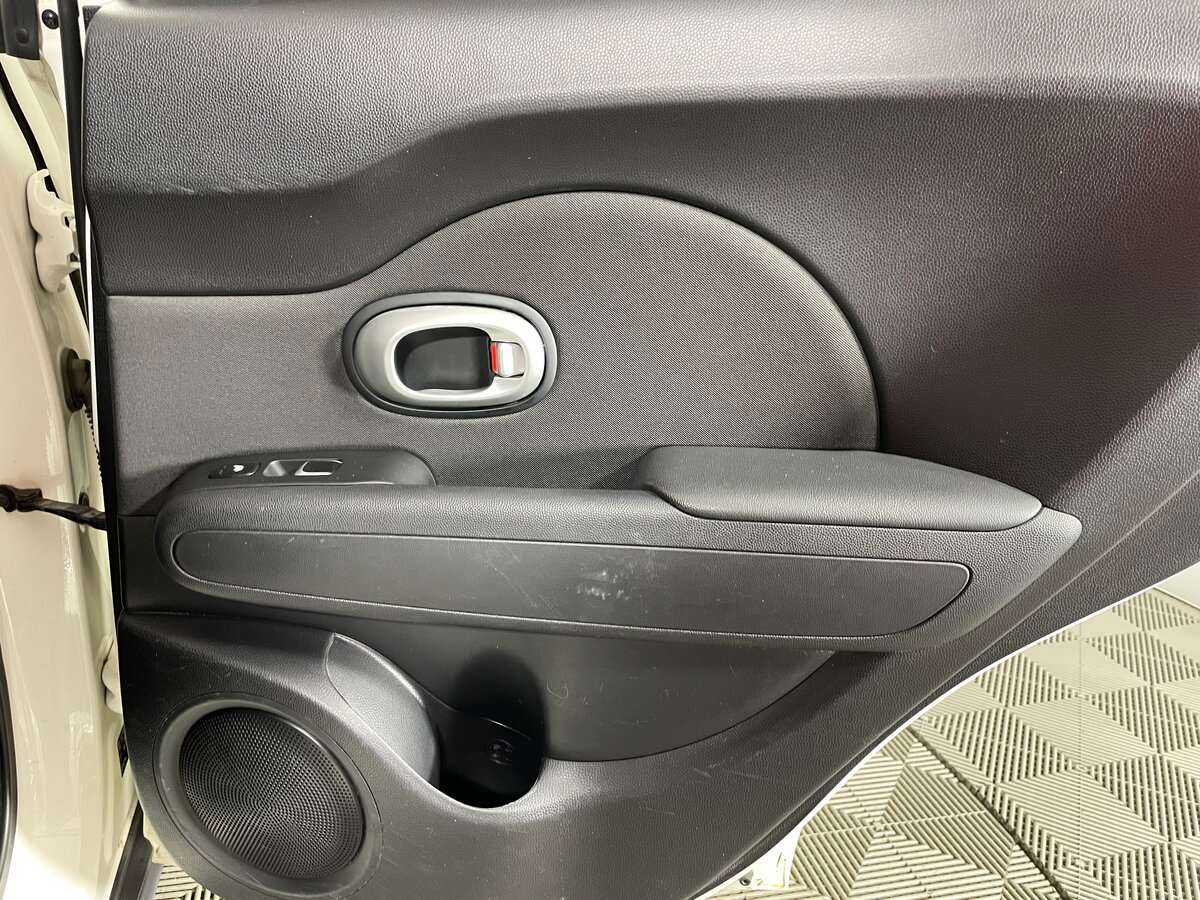 Купить Kia Soul с пробегом. Фото: #21