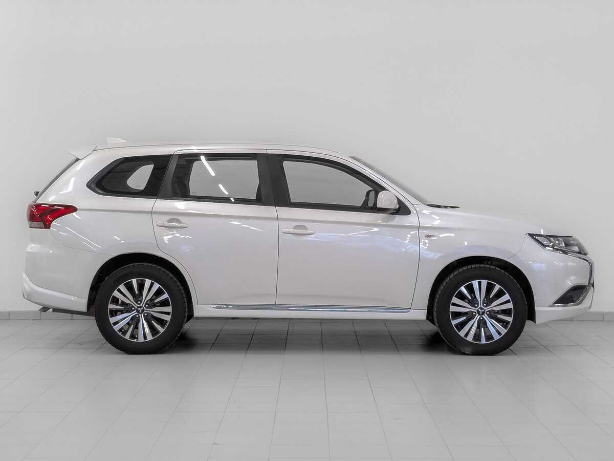 Купить Mitsubishi Outlander с пробегом. Фото: #3