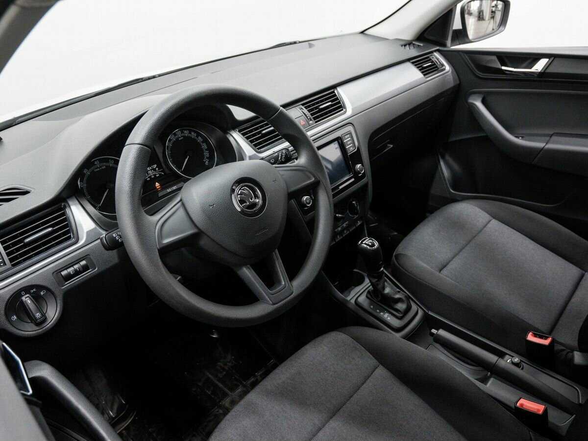Купить Skoda Rapid с пробегом. Фото: #13