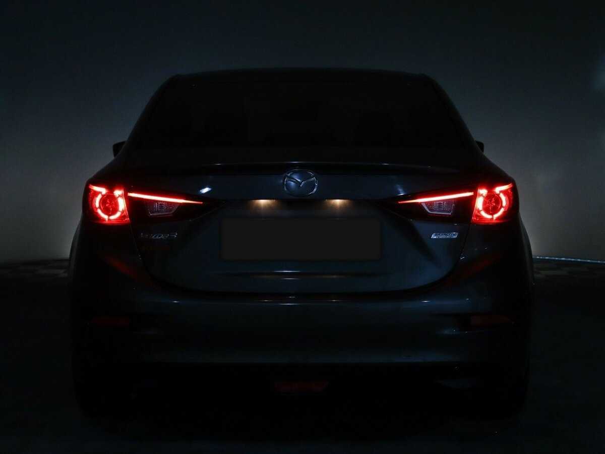 Купить Mazda 3 с пробегом. Фото: #23