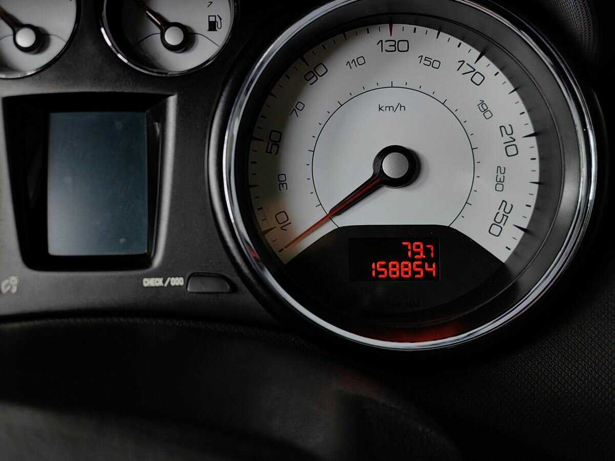 Купить Peugeot 308 с пробегом. Фото: #14