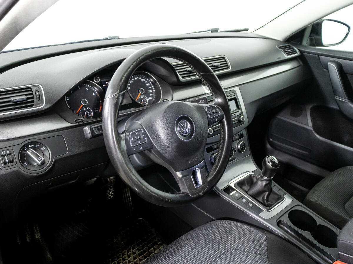 Купить Volkswagen Passat с пробегом. Фото: #10