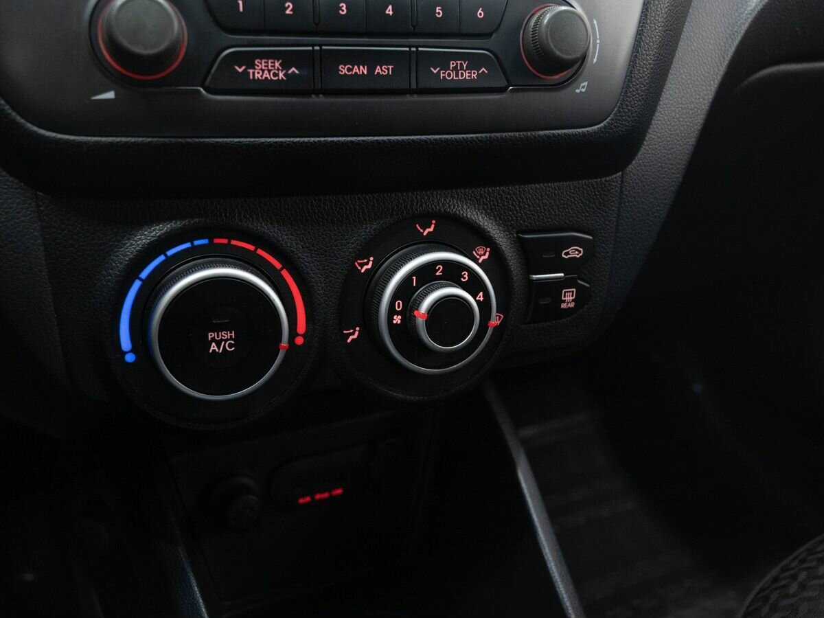 Купить Kia Rio с пробегом. Фото: #15