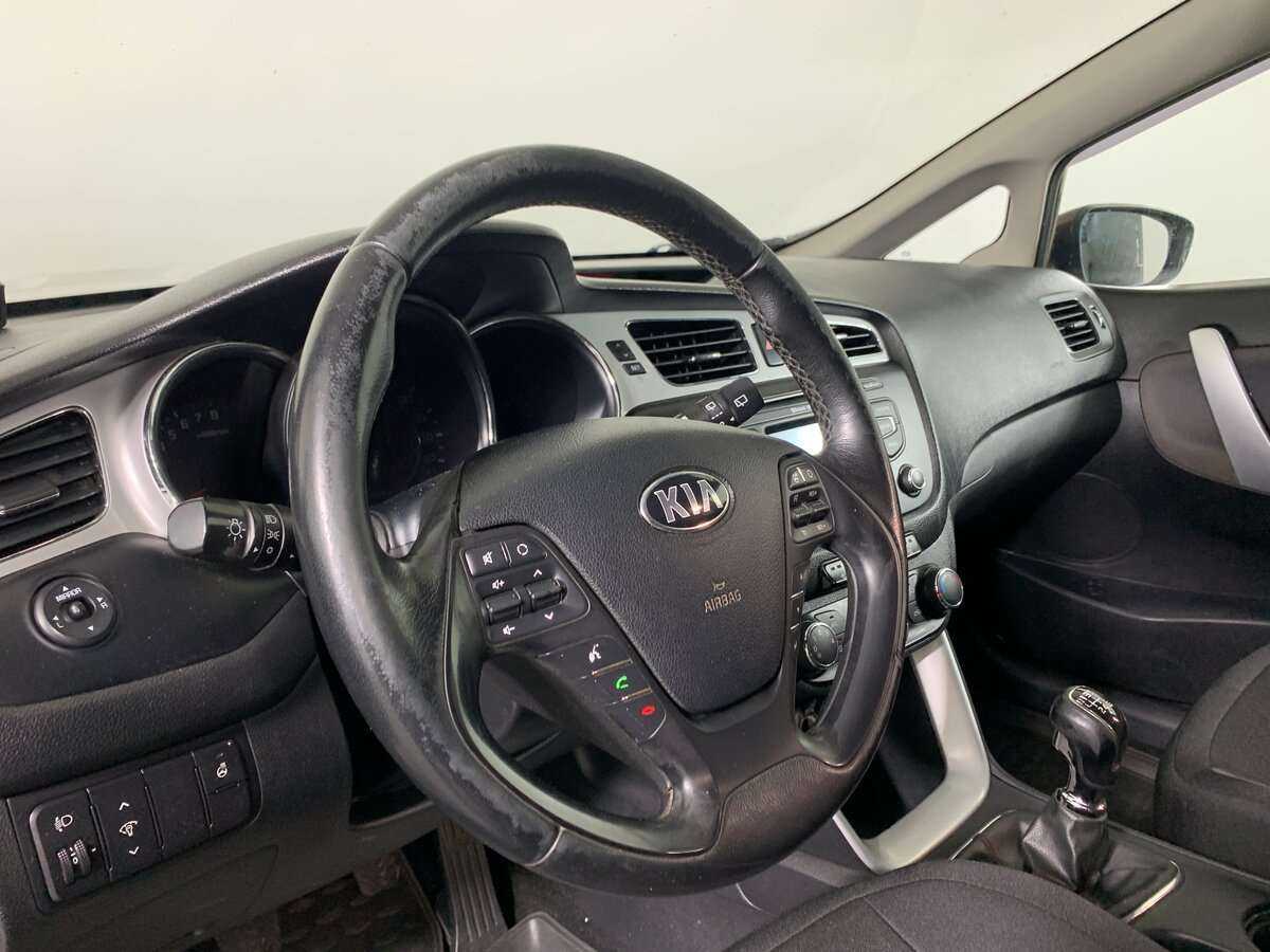 Купить Kia Ceed с пробегом. Фото: #8