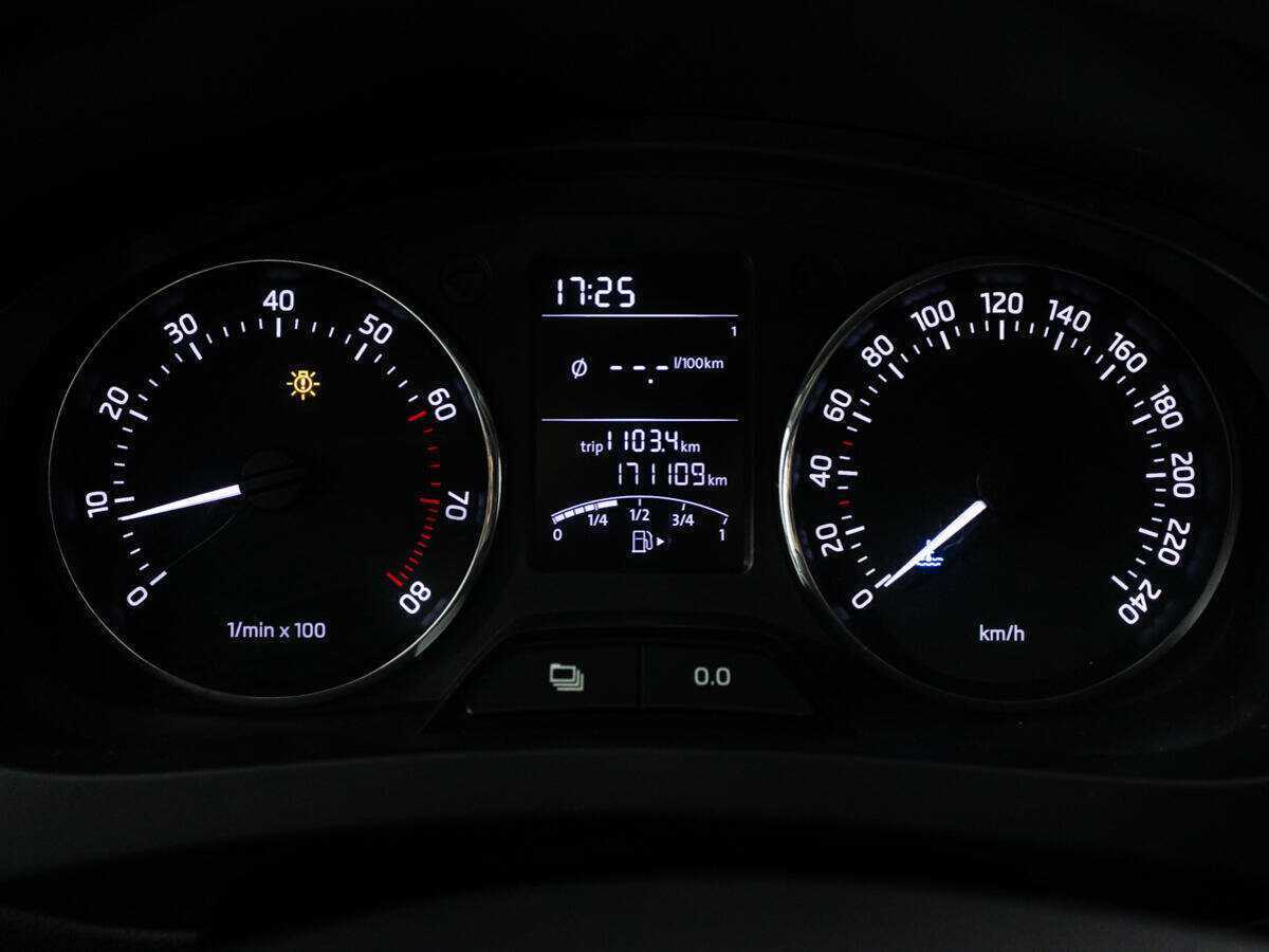 Купить Skoda Rapid с пробегом. Фото: #11