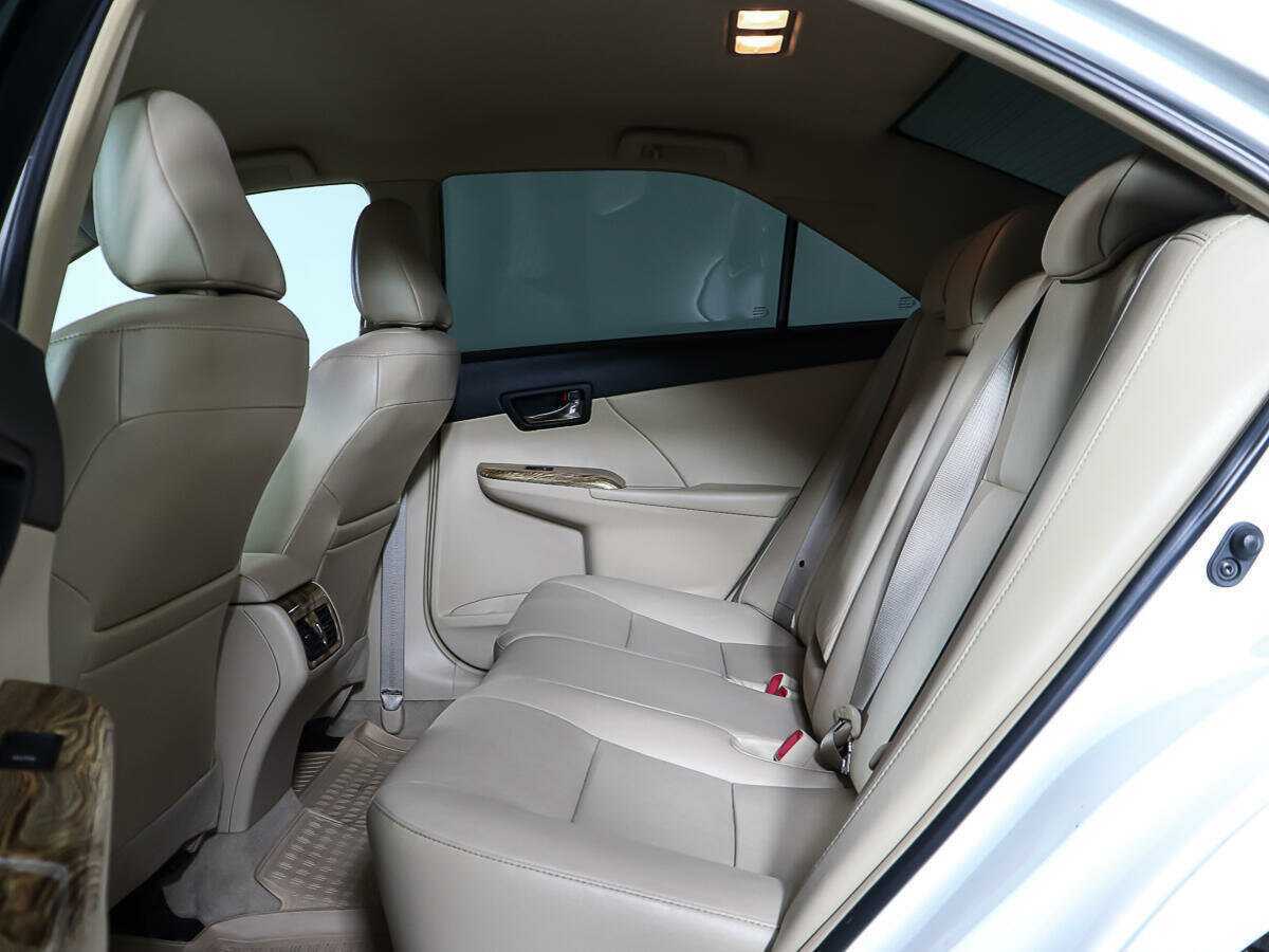 Купить Toyota Camry с пробегом. Фото: #11